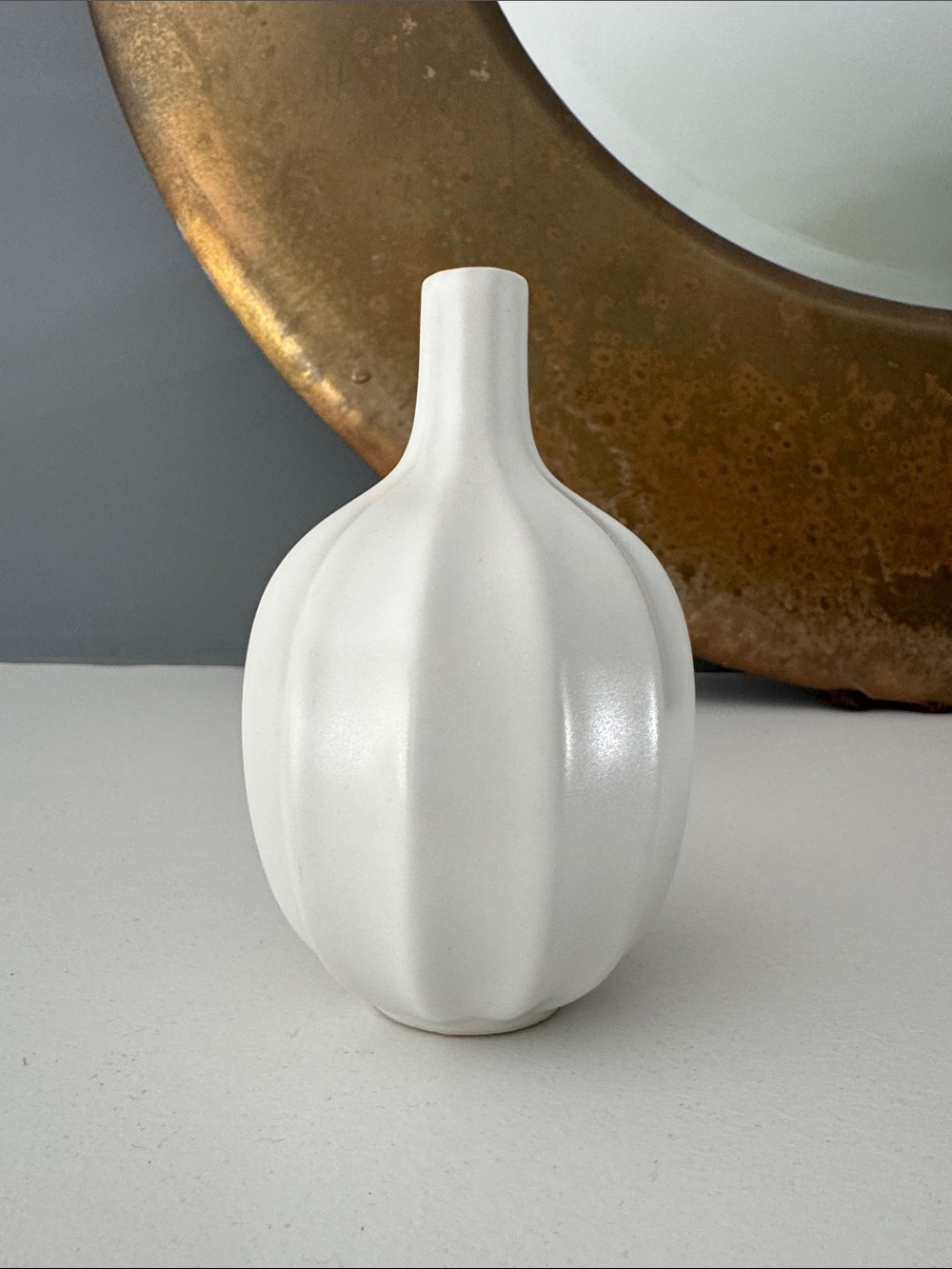 Vintage Jonathan Adler - Pot A Porter - White Ribbed Ceramic Gord Style Bud Vase